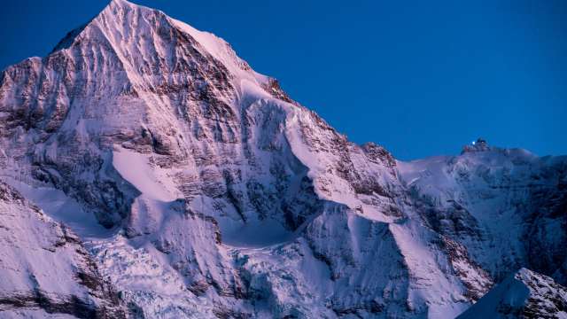 Nuit au refuge du Mönchsjoch
